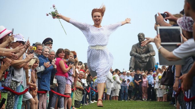 28 июля 2019 г., Сростки. Екатерина Смолихина   Летающая Гребенщикова и стихи из Голливуда: как закрывали фестиваль "Шукшинские дни на Алтае"