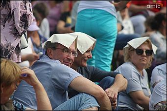 28 июля 2019 г., Сростки. Екатерина Смолихина   Летающая Гребенщикова и стихи из Голливуда: как закрывали фестиваль "Шукшинские дни на Алтае"