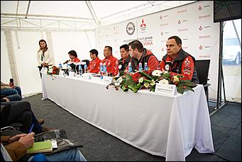 13 сентября 2017 г., Барнаул   Тест-драйв Mitsubishi Pajero Sport с легендарным гонщиком прошел в Барнауле