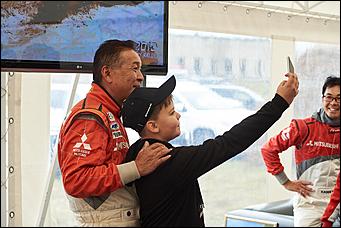 13 сентября 2017 г., Барнаул   Тест-драйв Mitsubishi Pajero Sport с легендарным гонщиком прошел в Барнауле