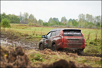 13 сентября 2017 г., Барнаул   Тест-драйв Mitsubishi Pajero Sport с легендарным гонщиком прошел в Барнауле