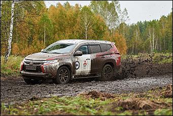 13 сентября 2017 г., Барнаул   Тест-драйв Mitsubishi Pajero Sport с легендарным гонщиком прошел в Барнауле