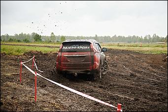 13 сентября 2017 г., Барнаул   Тест-драйв Mitsubishi Pajero Sport с легендарным гонщиком прошел в Барнауле