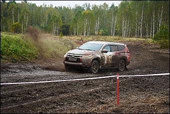 13 сентября 2017 г., Барнаул   Тест-драйв Mitsubishi Pajero Sport с легендарным гонщиком прошел в Барнауле