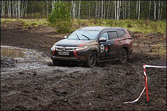 13 сентября 2017 г., Барнаул   Тест-драйв Mitsubishi Pajero Sport с легендарным гонщиком прошел в Барнауле