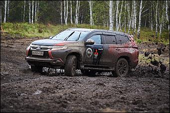 13 сентября 2017 г., Барнаул   Тест-драйв Mitsubishi Pajero Sport с легендарным гонщиком прошел в Барнауле