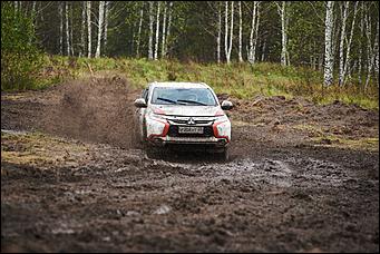 13 сентября 2017 г., Барнаул   Тест-драйв Mitsubishi Pajero Sport с легендарным гонщиком прошел в Барнауле