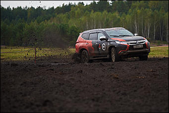 13 сентября 2017 г., Барнаул   Тест-драйв Mitsubishi Pajero Sport с легендарным гонщиком прошел в Барнауле