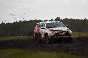 13 сентября 2017 г., Барнаул   Тест-драйв Mitsubishi Pajero Sport с легендарным гонщиком прошел в Барнауле