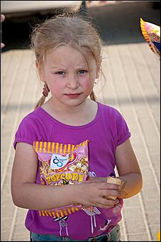 20 сентября 2011 г.,Бийск   «Сибирские Сети» открылись в Бийске: гора попкорна, красочная автоколонна и небесные фонарики.