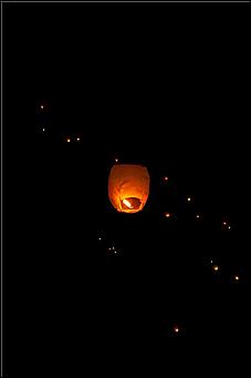 20 сентября 2011 г.,Бийск   «Сибирские Сети» открылись в Бийске: гора попкорна, красочная автоколонна и небесные фонарики.