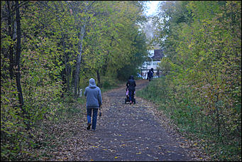 6 октября 2017 г., Барнаул. Екатерина Смолихина   Там, где кончается сказка: темная сторона парка Индустриального района