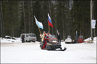 11 февраля 2006 г., Телецкое озеро, гора Кокуя   Горнолыжный карнавал "Новый снег". 