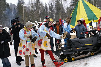 11 февраля 2006 г., Телецкое озеро, гора Кокуя   Горнолыжный карнавал "Новый снег". 