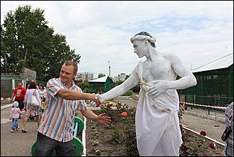 31 июля 2011 г., Барнаул   Выставка живых скульптур