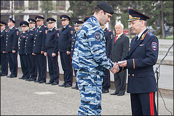 25 апрель 2016 г., Барнаул   В Барнауле состоялся строевой смотр сотрудников полиции