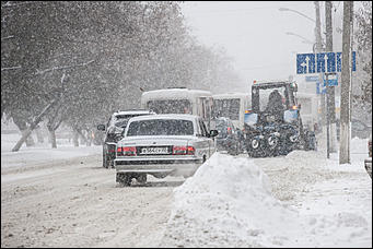 25 октябрь 2016 г., Барнаул  © Амител Вячеслав Мельников   Метель в октябре: фоторепортаж с улиц Барнаула  