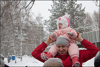 17 декабрь 2016 г., Барнаул © Амител Вячеслав Мельников   Как проходил чемпионат по лепке снеговиков в Барнауле. Фоторепортаж