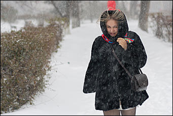 9 ноябрь 2016 г., Барнаул © Амител Вячеслав Мельников    Сильный снегопад накрыл Барнаул. Фоторепортаж