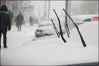 9 ноябрь 2016 г., Барнаул © Амител Вячеслав Мельников    Сильный снегопад накрыл Барнаул. Фоторепортаж
