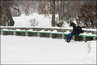 9 ноябрь 2016 г., Барнаул © Амител Вячеслав Мельников    Сильный снегопад накрыл Барнаул. Фоторепортаж