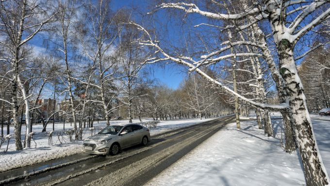 16 апреля 2019 г., Барнаул. Екатерина Смолихина   Зима вернулась: фотографии заснеженного Барнаула под апрельским солнцем