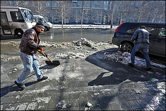 16 апреля 2019 г., Барнаул. Екатерина Смолихина   Зима вернулась: фотографии заснеженного Барнаула под апрельским солнцем