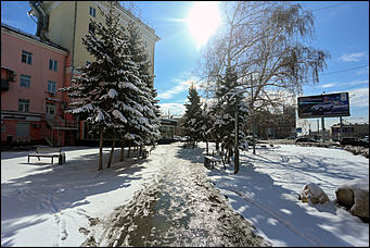 16 апреля 2019 г., Барнаул. Екатерина Смолихина   Зима вернулась: фотографии заснеженного Барнаула под апрельским солнцем