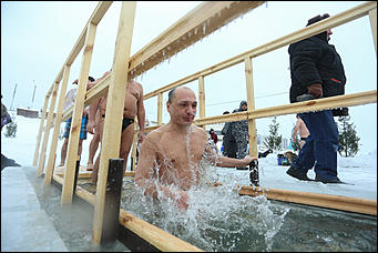 20 января 2018 г., Барнаул. Екатерина Смолихина   И днём и ночью: купание барнаульцев на Крещение