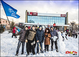 13 январь 2015 г., Барнаул   Фестиваль "102,9 снеговика от Юмор FM Барнаул"