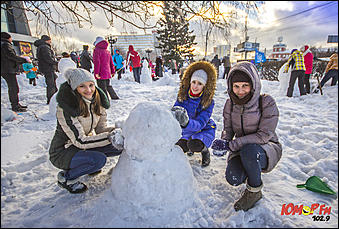 13 январь 2015 г., Барнаул   Фестиваль "102,9 снеговика от Юмор FM Барнаул"