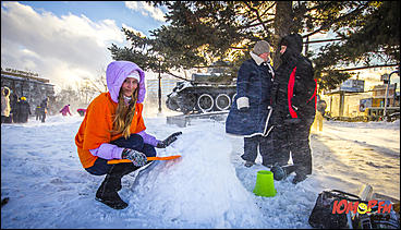 13 январь 2015 г., Барнаул   Фестиваль "102,9 снеговика от Юмор FM Барнаул"