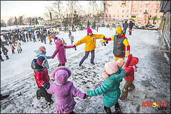 13 январь 2015 г., Барнаул   Фестиваль "102,9 снеговика от Юмор FM Барнаул"