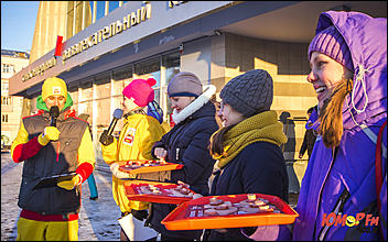 13 январь 2015 г., Барнаул   Фестиваль "102,9 снеговика от Юмор FM Барнаул"