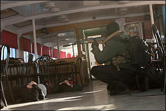 19 мая 2016  © Амител Вячеслав Мельников   "Стрелять без предупреждения!": как "спасали" заложников в Барнауле. Фоторассказ