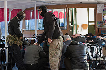 19 мая 2016  © Амител Вячеслав Мельников   "Стрелять без предупреждения!": как "спасали" заложников в Барнауле. Фоторассказ