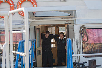 19 мая 2016  © Амител Вячеслав Мельников   "Стрелять без предупреждения!": как "спасали" заложников в Барнауле. Фоторассказ