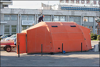 19 мая 2016  © Амител Вячеслав Мельников   "Стрелять без предупреждения!": как "спасали" заложников в Барнауле. Фоторассказ