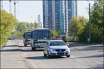 19 мая 2016  © Амител Вячеслав Мельников   "Стрелять без предупреждения!": как "спасали" заложников в Барнауле. Фоторассказ