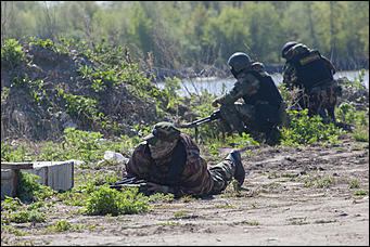 19 мая 2016  © Амител Вячеслав Мельников   "Стрелять без предупреждения!": как "спасали" заложников в Барнауле. Фоторассказ