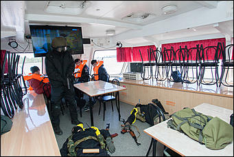 19 мая 2016  © Амител Вячеслав Мельников   "Стрелять без предупреждения!": как "спасали" заложников в Барнауле. Фоторассказ