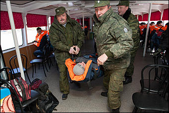 19 мая 2016  © Амител Вячеслав Мельников   "Стрелять без предупреждения!": как "спасали" заложников в Барнауле. Фоторассказ