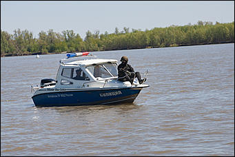 19 мая 2016  © Амител Вячеслав Мельников   "Стрелять без предупреждения!": как "спасали" заложников в Барнауле. Фоторассказ