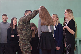 24 ноябрь 2016 г., Барнаул   Спецназ УФСИН провел мастер-класс по самообороне в барнаульском лицее