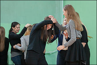 24 ноябрь 2016 г., Барнаул   Спецназ УФСИН провел мастер-класс по самообороне в барнаульском лицее