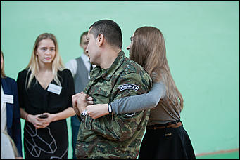 24 ноябрь 2016 г., Барнаул   Спецназ УФСИН провел мастер-класс по самообороне в барнаульском лицее