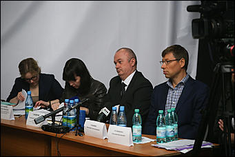 29 мая 2018 г., Барнаул. Екатерина Смолихина    "Горячая" "Спичка": как прошли резонансные публичные слушания в Барнауле