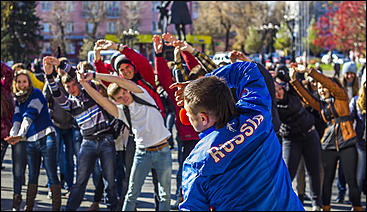 Барнаул   Акция  DFM «ЗаряDка со звездой»