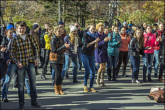 Барнаул   Акция  DFM «ЗаряDка со звездой»