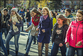 Барнаул   Акция  DFM «ЗаряDка со звездой»